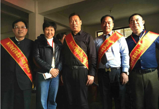 “庆两会 话感恩”传递爱心齐聚弯柳树村